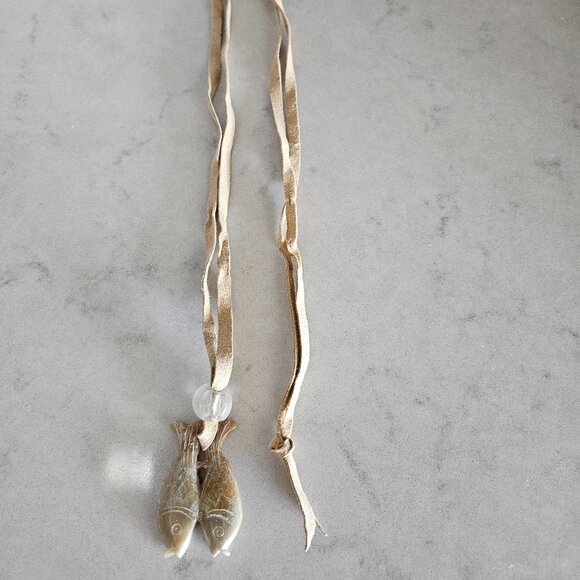 2 ASIAN NATURAL GREEN & BROWN JADEITE TWO-SIDED FISH PENDANT W/ CHAMOIS NECKLACE - Picture 9 of 16